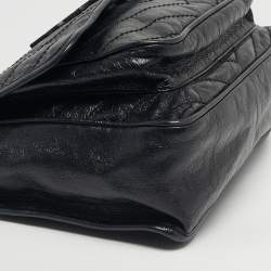 مملوكة مسبقًا حقيبة كتف سان لوران نِكي وسط جلد متموج مجعد أسود