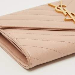 مملوكة مسبقًا محفظة سان لوران باريس أنفيلوب جلد ماتيلاسيه وردية فاتحة مونوجرام