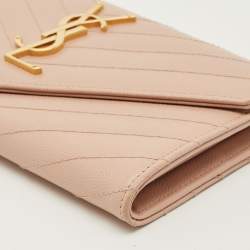 مملوكة مسبقًا محفظة سان لوران باريس أنفيلوب جلد ماتيلاسيه وردية فاتحة مونوجرام