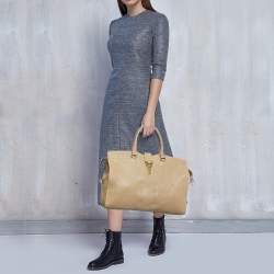 مملوكة مسبقًا حقيبة يد سان لوران كاباس شيك كبيرة جلد زرقاء