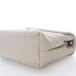 مملوكة مسبقًا حقيبة لولو جلد عجل سان لوران صغيرة الحجم