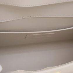 مملوكة مسبقًا حقيبة كتف سان لوران باريس مانهاتن جلد أبيض متوسطة