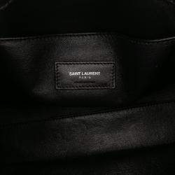 مملوكة مسبقًا �حقيبة سان لوران باريس ساك دو جور مزينة برقعة جلد سوداء بايبي