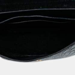 مملوكة مسبقًا حقيبة كروس بودي سان لوران باريس كايا مونوغرام نقش جلد التمساح أسود صغيرة