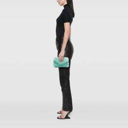 مملوكة مسبقًا Saint Laurent Paris Green Shearling Loulou Puffer Clutch