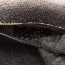 مملوكة مسبقًا Saint Laurent Paris Silver Medium Metallic Leather Monogram Sunset Crossbody