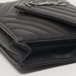 مملوكة مسبقًا محفظة بسلسلة سان لوران جلد ماتيلاسيه خمري مونوجرامي ظرفية