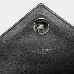 مملوكة مسبقًا محفظة سلسلة تصاميم قلوب سان لوران باريس سوداء متوسطة بترز مونوجرام