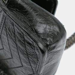 مملوكة مسبقًا Saint Laurent Paris Black Micro Crinkled Leather Niki Airpods Case with Chain