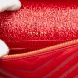 مملوكة مسبقًا Saint Laurent Paris Red Grain De Poudre Matelasse Chevron Monogram Chain Wallet