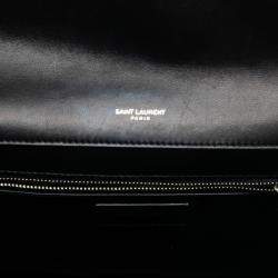 مملوكة مسبقًا حقيبة كتف سان لوران باريس غابي مونوغرام مبطنة جلد ضأن بمسامير سوداء