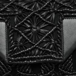 مملوكة مسبقًا حقيبة كتف سان لوران بيتي كلاوس ميني مرصعة جلد أسود