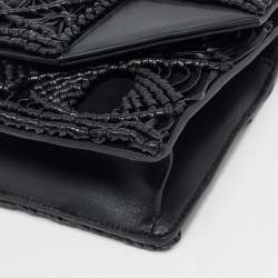 مملوكة مسبقًا حقيبة كتف سان لوران بيتي كلاوس ميني مرصعة جلد أسود