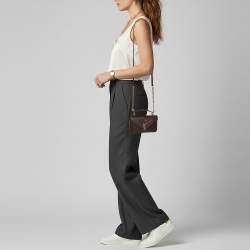 Pre Owned محفظة سان لوران باريس مونوجرام كوليج جلد بورجوندي مبطن بتصميم شيفرون بسلسلة