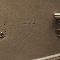 مملوكة مسبقًا حقيبة يد سان لوران ساك دو جور كلاسيك بيبي جلد بيج داكن