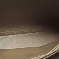 مملوكة مسبقًا حقيبة يد سان لوران ساك دو جور كلاسيك بيبي جلد بيج داكن