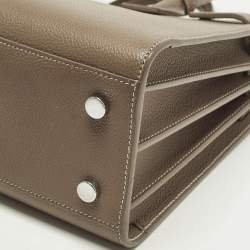 مملوكة مسبقًا حقيبة يد سان لوران ساك دو جور كلاسيك بيبي جلد بيج داكن