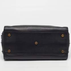 مملوكة مسبقًا حقيبة يد توت سان لوران كلاسيك ساك دي جور صغيرة جلد أسود