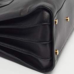 مملوكة مسبقًا حقيبة يد توت سان لوران كلاسيك ساك دي جور صغيرة جلد أسود