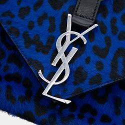 مملوكة مسبقًا حقيبة كلية سان لوران باريس فرو المهر الأزرق بطبعة الفهد