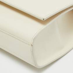 مملوكة مسبقًا حقيبة كتف سان لوران جلد بيج متوسطة كيت