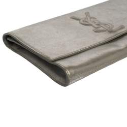 Pre Owned حقيبة كلاتش سان لوران باريس بل دو جور قلاب جلد لامعة خضراء نعناية