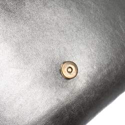 Pre Owned حقيبة كلاتش سان لوران باريس بل دو جور قلاب جلد لامعة خضراء نعناية