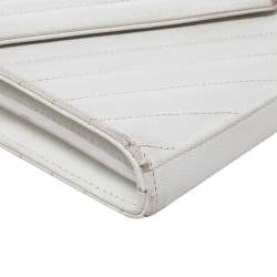 Pre Owned Saint Laurent White Leather Envelope Wallet On Chain