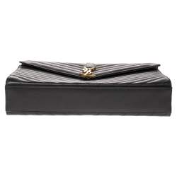 مملوكة مسبقًا Saint Laurent Dark Grey Matelassé Leather Monogram Envelope Shoulder Bag