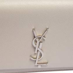 مملوكة مسبقًا محفظة بسلسلة سان لوران باريس كيت جلد أبيض محبب