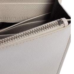 مملوكة مسبقًا محفظة بسلسلة سان لوران باريس كيت جلد أبيض محبب