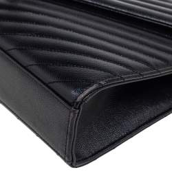 مملوكة مسبقًا حقيبة كتف سان لوران جلد ماتيلاس أسود مظروف كبيرة