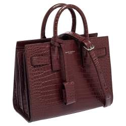 مملوكة مسبقًا حقيبة يد سان لوران نانو كلاسيك ساك دو جور جلد نقش تمساح عنابي