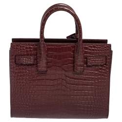 مملوكة مسبقًا حقيبة يد سان لوران نانو كلاسيك ساك دو جور جلد نقش تمساح عنابي