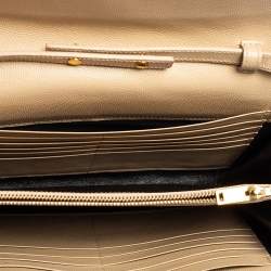 مملوكة مسبقًا Saint Laurent Beige Matelassé Leather Monogram Envelope Wallet on Chain