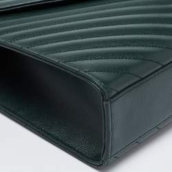 مملوكة مسبقًا Saint Laurent Green Matelassé Leather Monogram Envelope Shoulder Bag