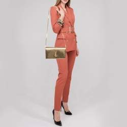 Pre Owned محفظة بسلسلة سان لوران ساتان وترتر ذهبي مونوغرامية