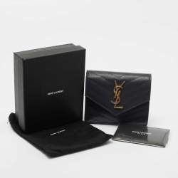 مملوكة مسبقًا Saint Laurent Grey Matelassé Leather Monogram Trifold Wallet