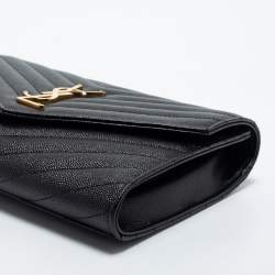 مملوكة مسبقًا Saint Laurent Black Matelassé Leather Cassandre Wristlet Pouch