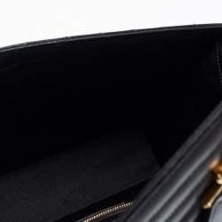 مملوكة مسبقًا Saint Laurent Black Matelasse Leather Large Monogram Envelope Shoulder Bag