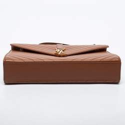 Pre Owned حقيبة كتف سان لوران جلد ماتيلاسيه عنابي كبيرة نمط الظرف بأحرف الشعار