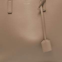 مملوكة مسبقًا Saint Laurent Beige Leather E/W Shopper Tote