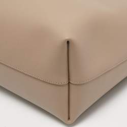 مملوكة مسبقًا Saint Laurent Beige Leather E/W Shopper Tote