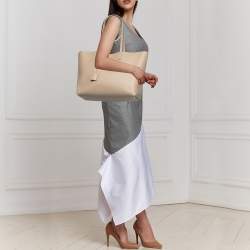 مملوكة مسبقًا Saint Laurent Beige Leather E/W Shopper Tote