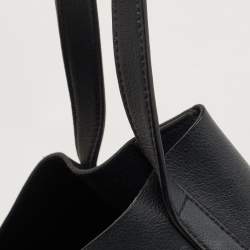 مملوكة مسبقًا Saint Laurent Black Leather Toy Shopper Tote