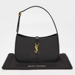 مملوكة مسبقًا Saint Laurent Black Leather LE 5 À 7 Shoulder Bag