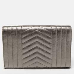 مملوكة مسبقًا Saint Laurent Metallic Mix Matelassé Leather Monogram Envelope Wallet on Chain