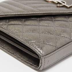 مملوكة مسبقًا Saint Laurent Metallic Mix Matelassé Leather Monogram Envelope Wallet on Chain