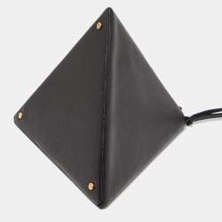 Pre Owned Saint Laurent Black Leather Pyramid Box Wristlet Clutch