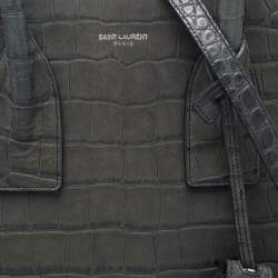 مملوكة مسبقًا حقيبة يد توتس سان لوران ساك دي جور جلد نقشة التمساح عنابي صغيرة